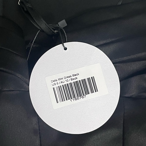 NWOT Princess Polly Black Dress, Size 6. Pleated V neck bust. Minidress. - Picture 5 of 9